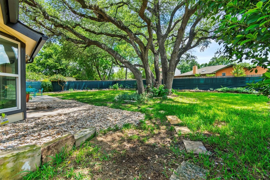 Photo of 1305 Doonesbury DR