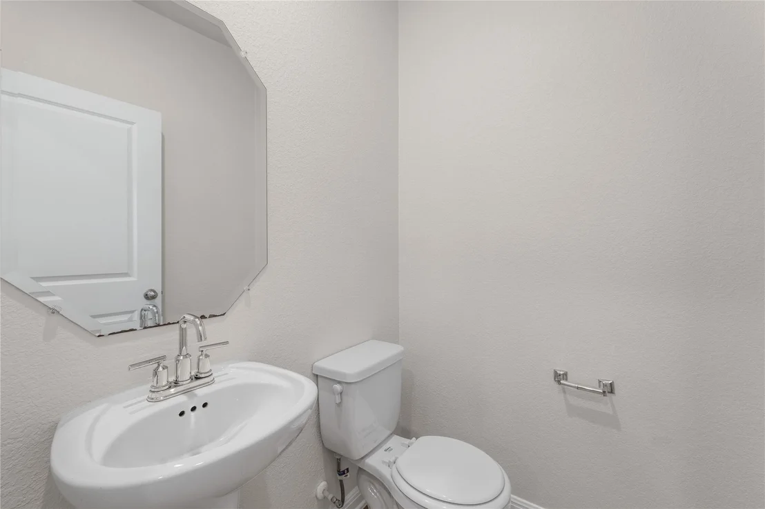 Photo of 6044 Genova PL