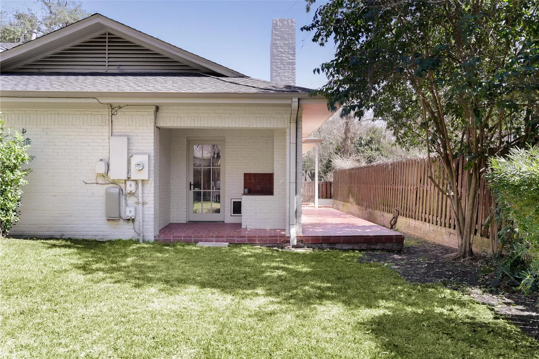 Photo of 1904 Meadowbrook DR