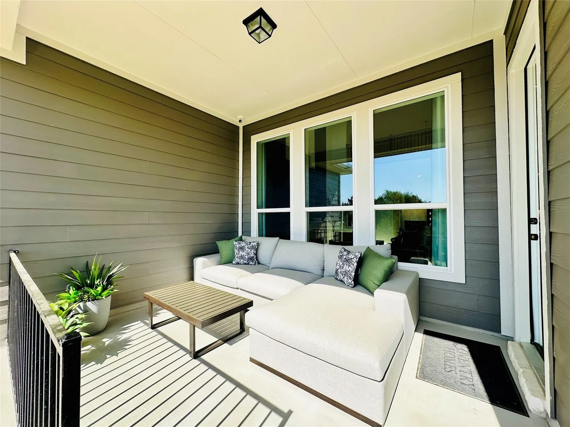 Photo of 1603 Headwaters BLVD