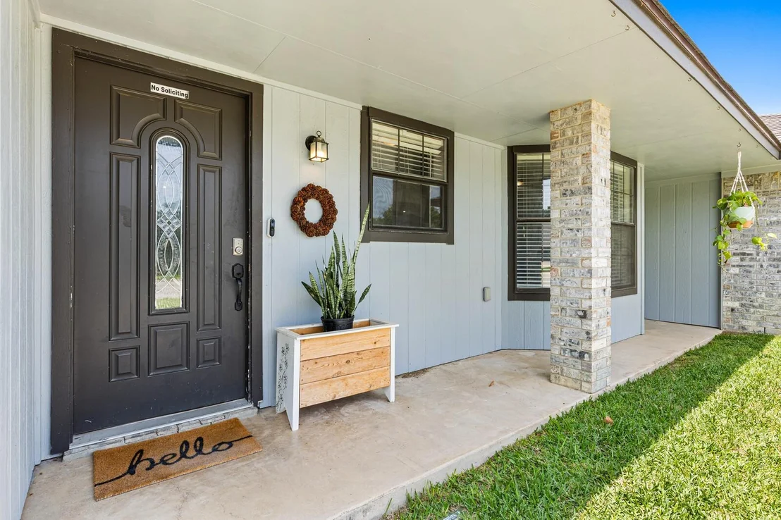 Photo of 1706 Lynx CIR
