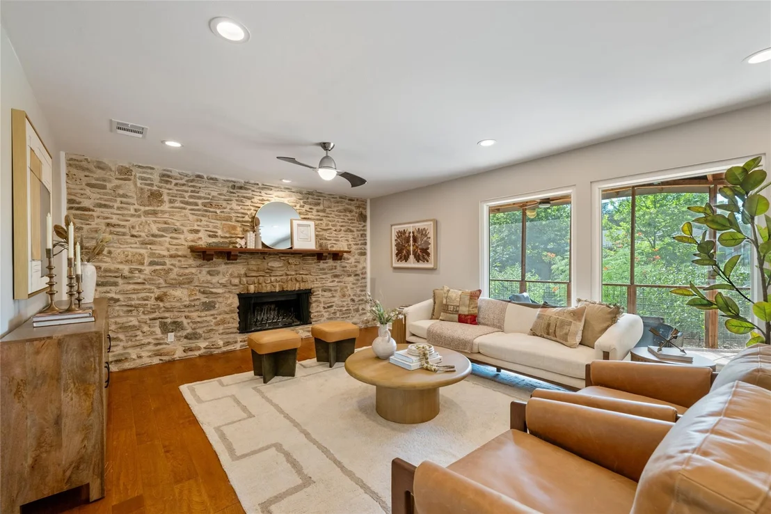 Photo of 6812 Pioneer PL