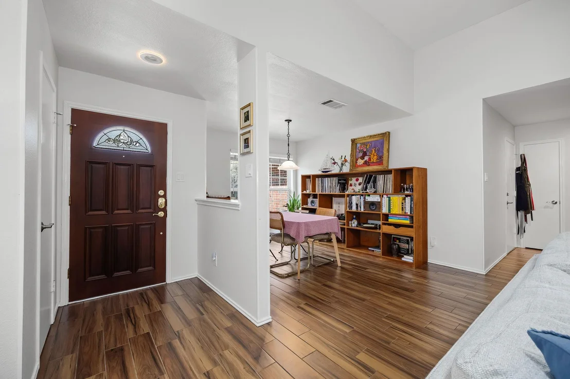 Photo of 1112 Faircrest DR