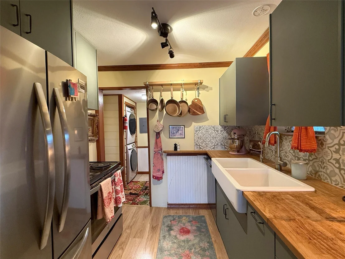 Photo of 1153 Skyline RD