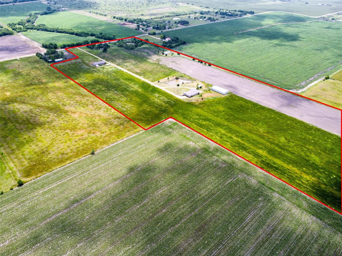 Photo of 900 County Road 406 RD