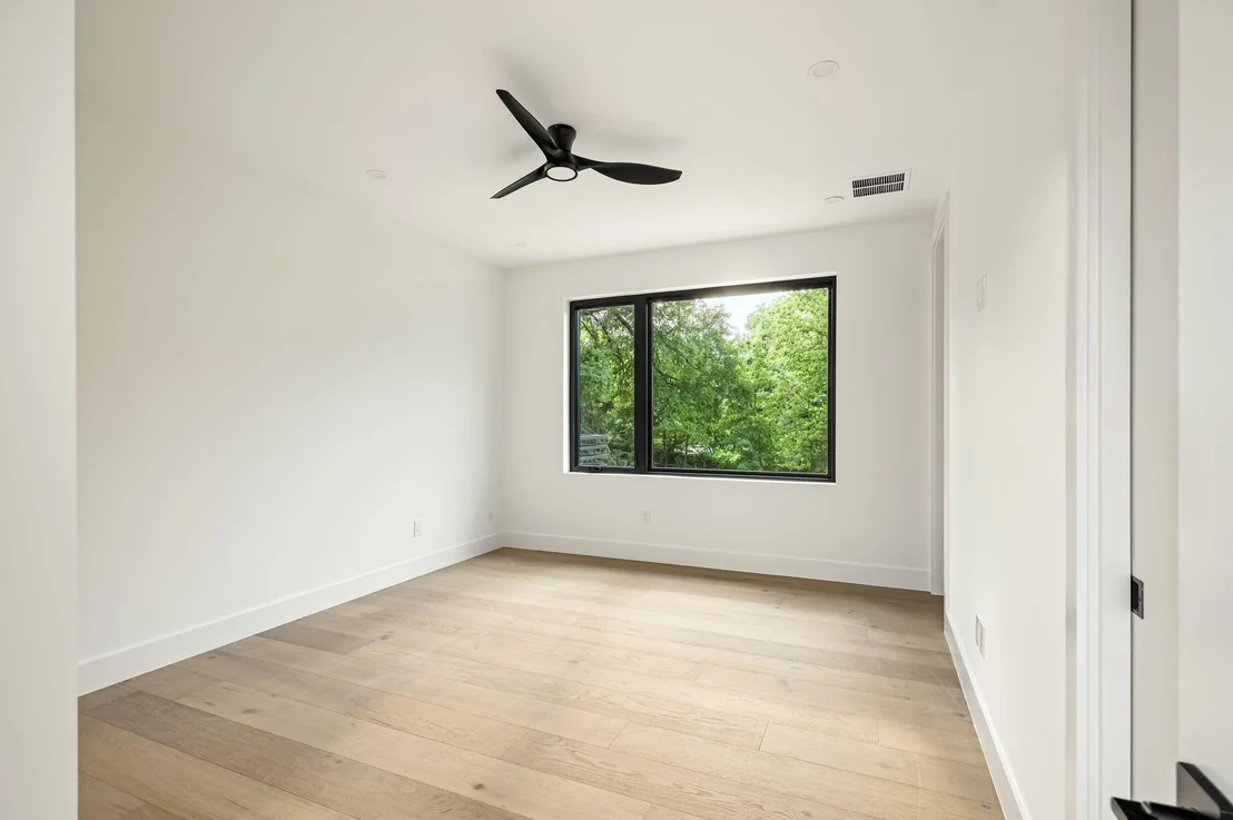 Photo of 1102 Summit ST