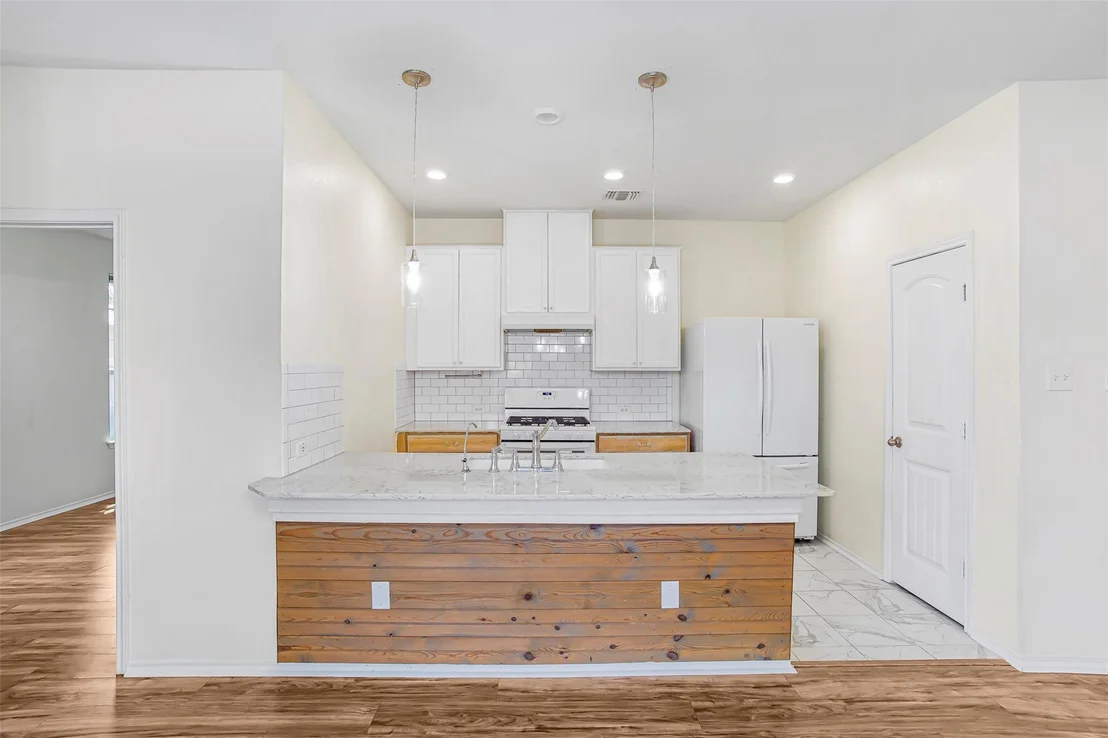 Photo of 128 Holstein ST