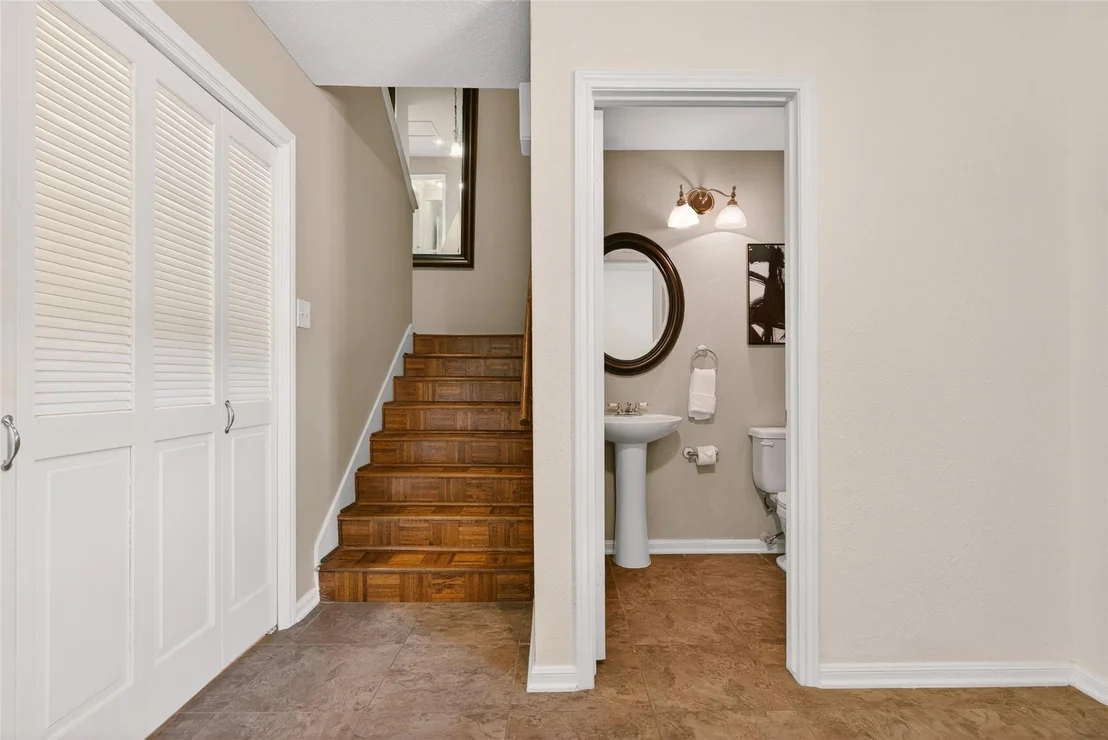 Photo of Unit D at 11121 Pinehurst DR