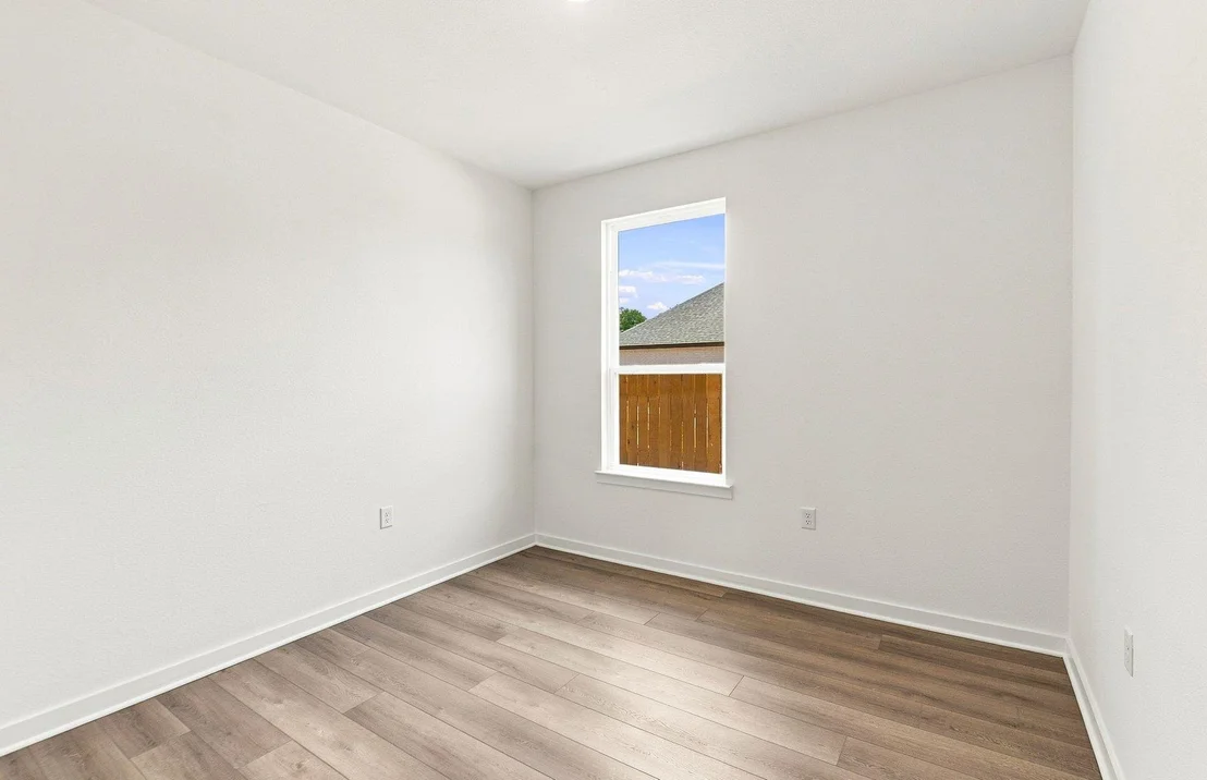 Photo of 129 Adlai Ave