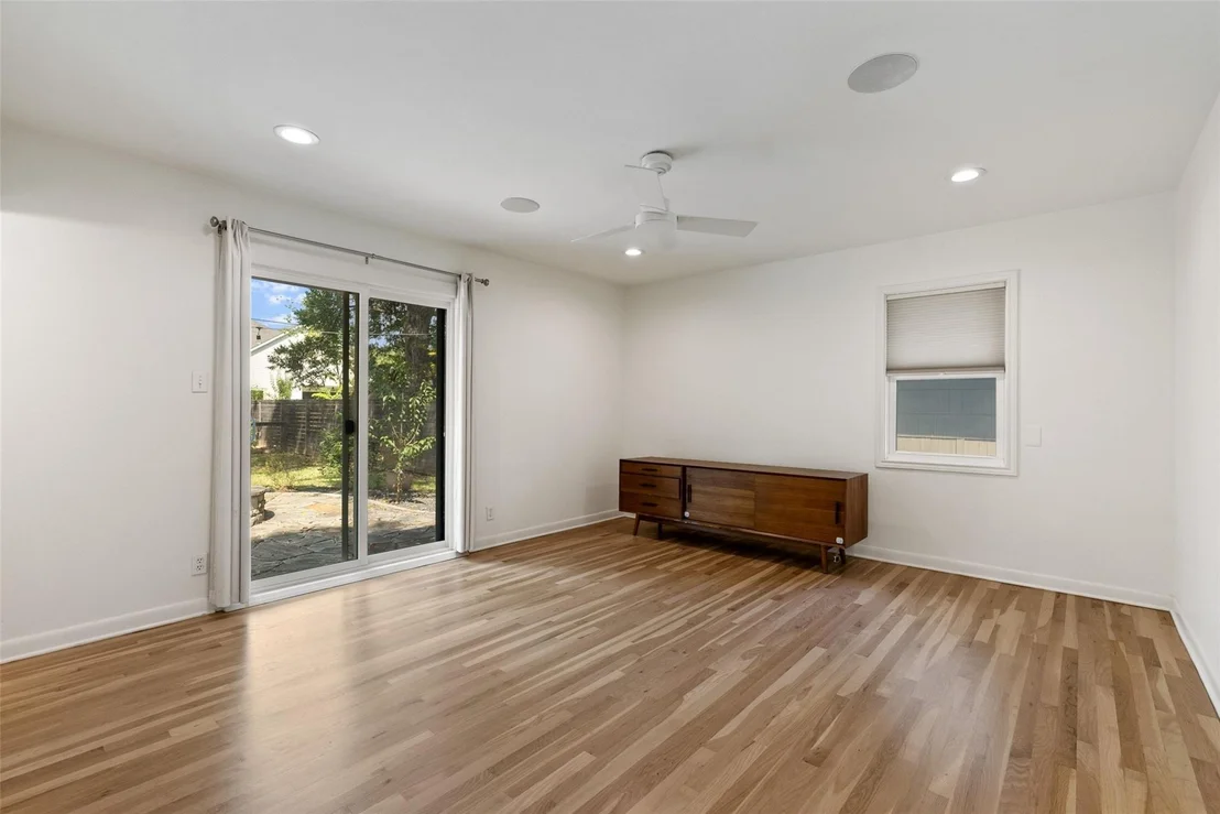 Photo of 2700 Addison Ave