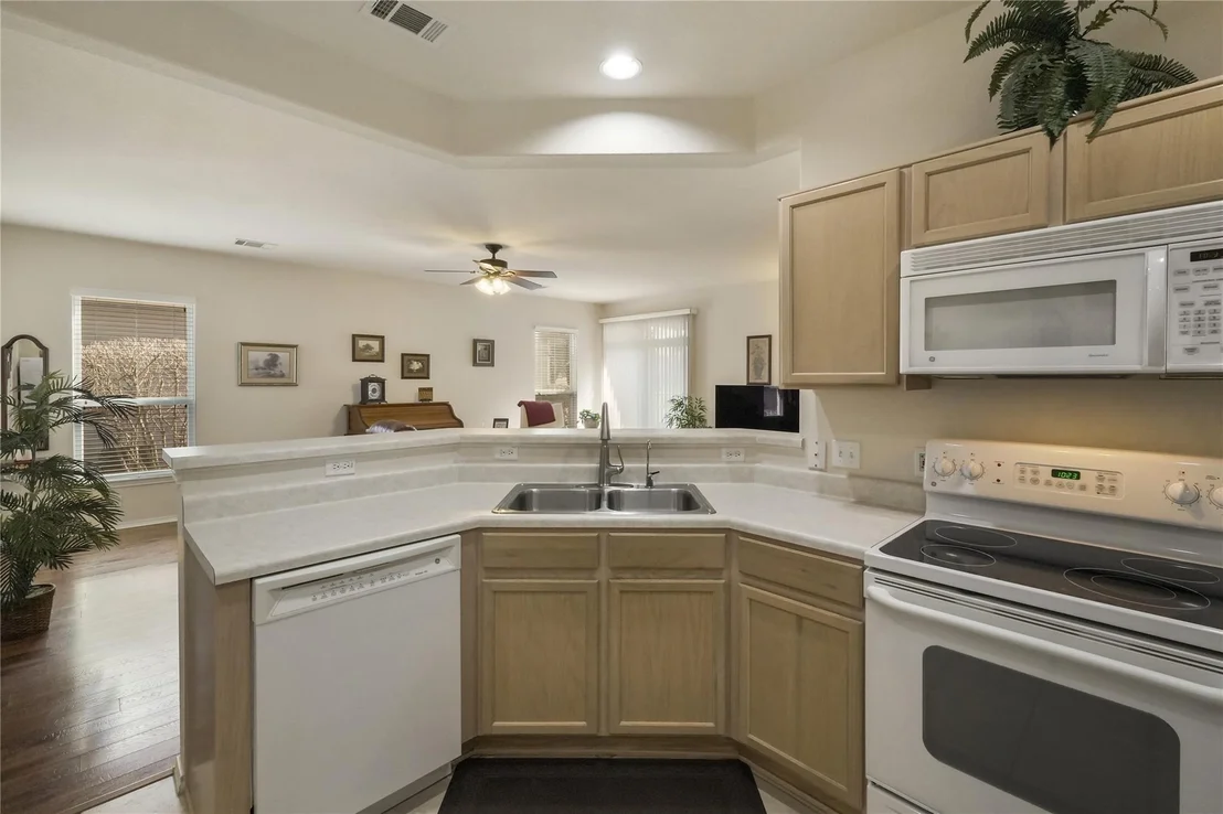 Photo of 113 Hampton CIR