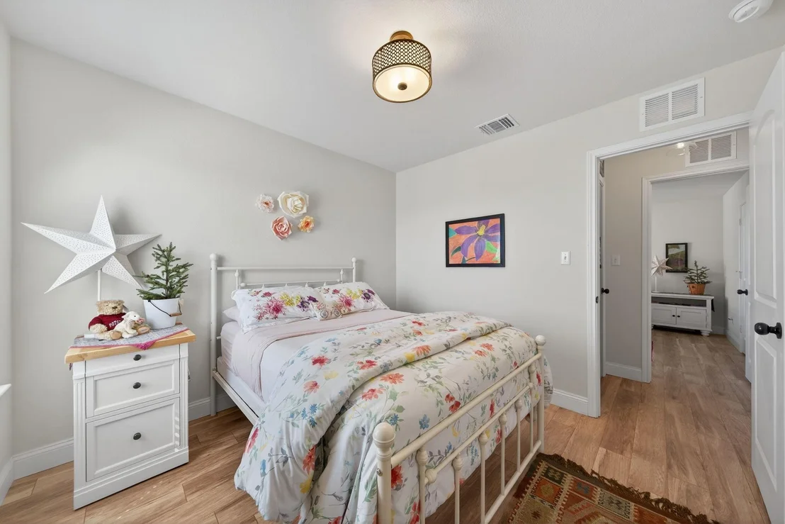 Photo of 613 Whitman Ave