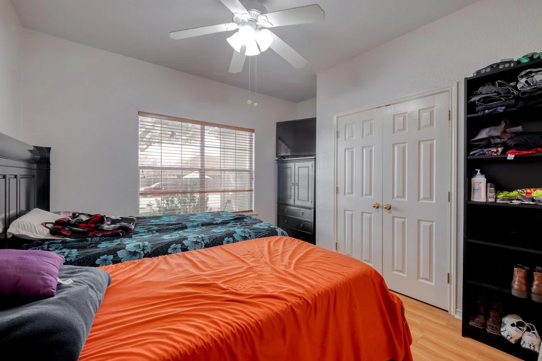 Photo of 402 Split Oak DR