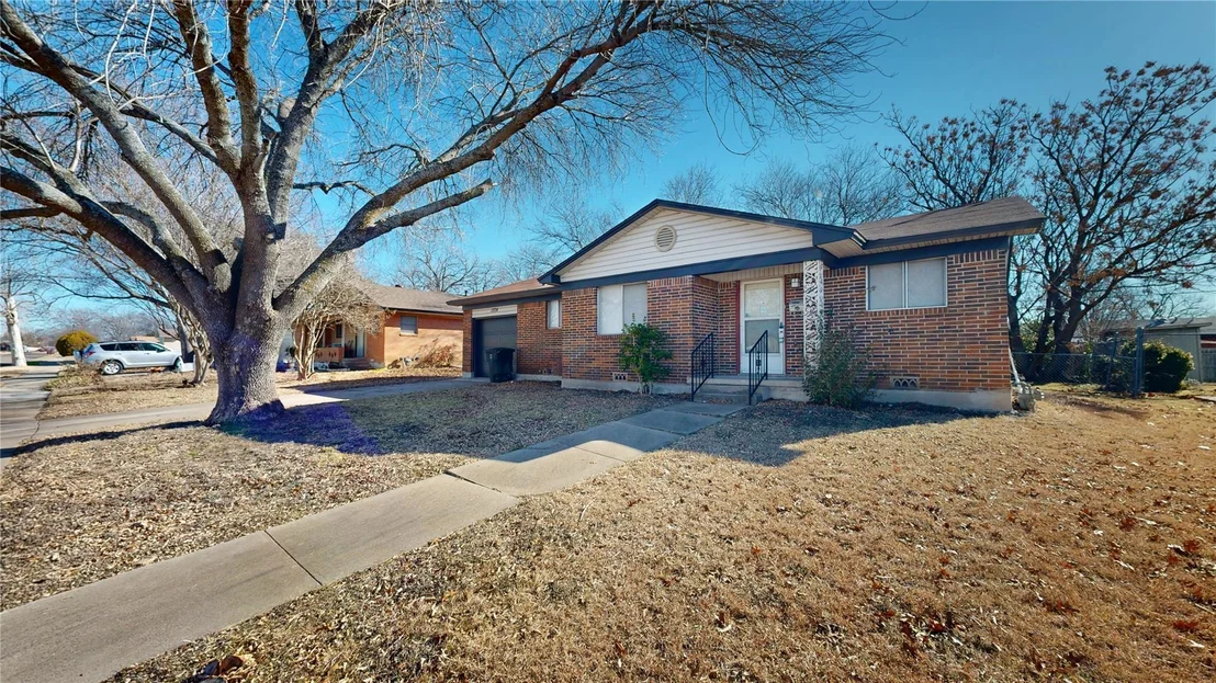 Photo of 1204 Cedar DR