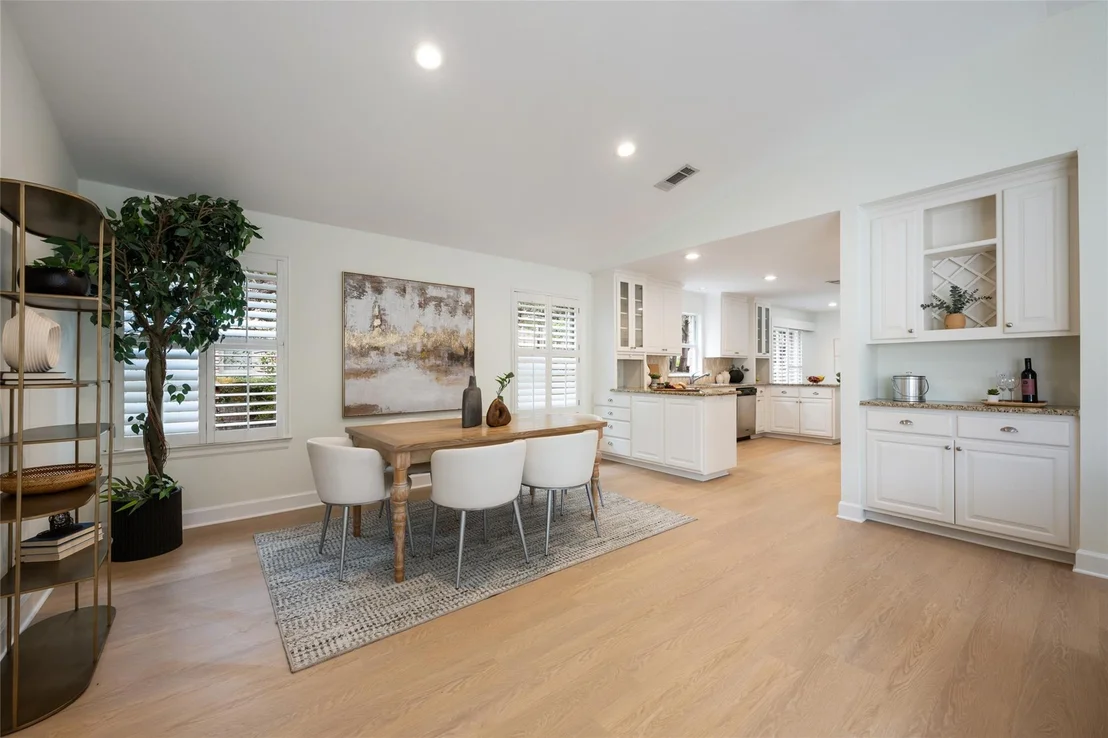 Photo of 117 Oakbluff CV
