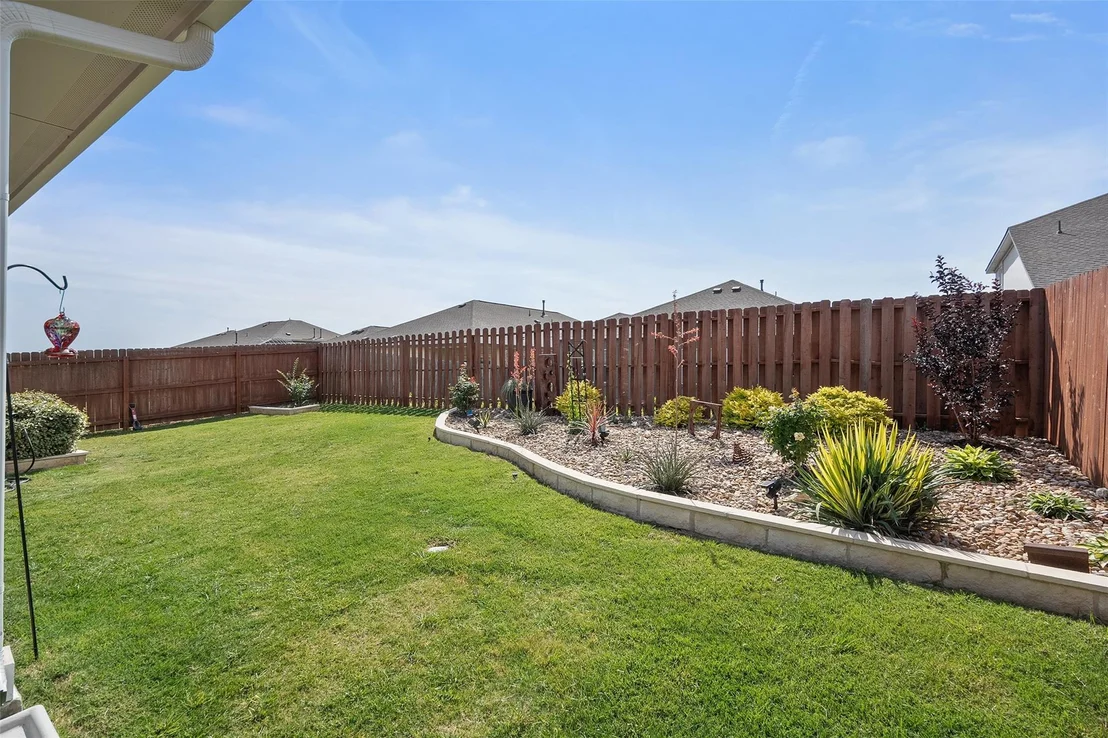 Photo of 1112 Bluewood BND