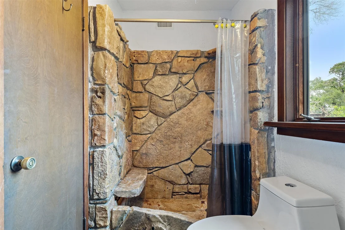 Photo of 307 Valley Ridge RD