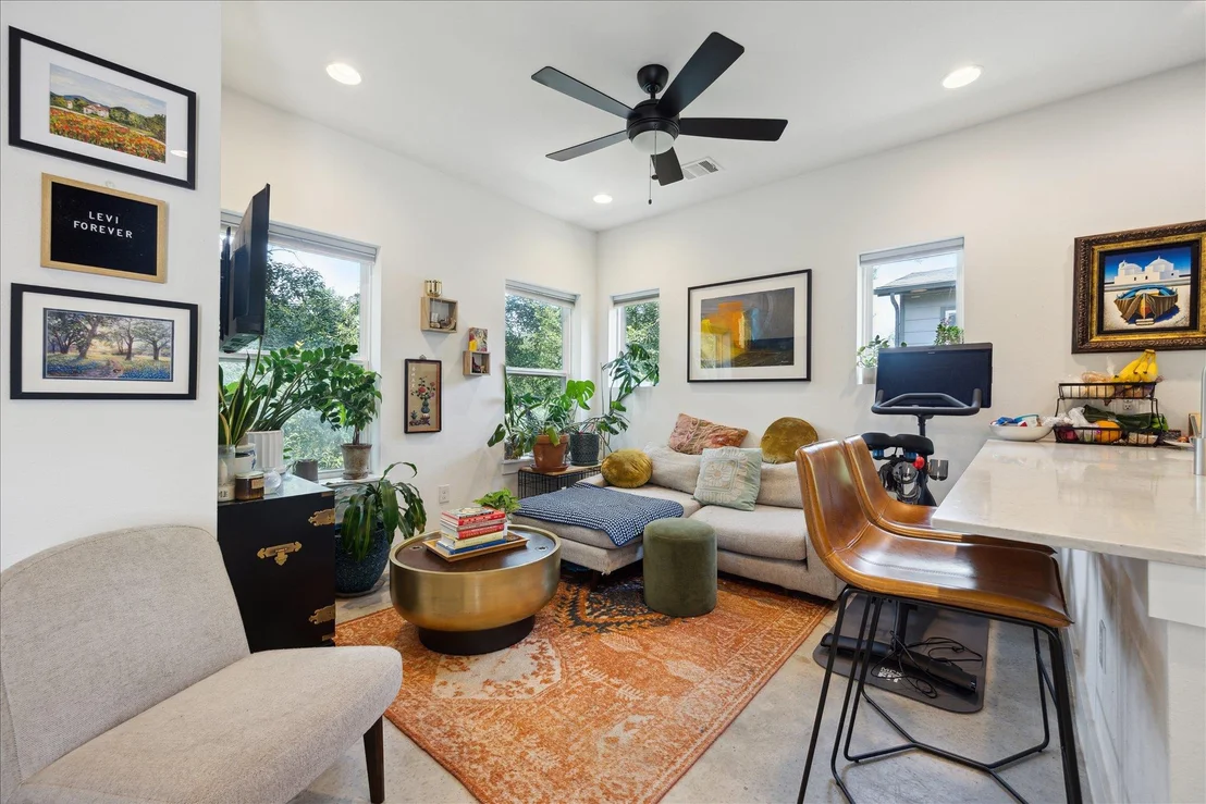 Photo of Unit B at 5006 Baker ST
