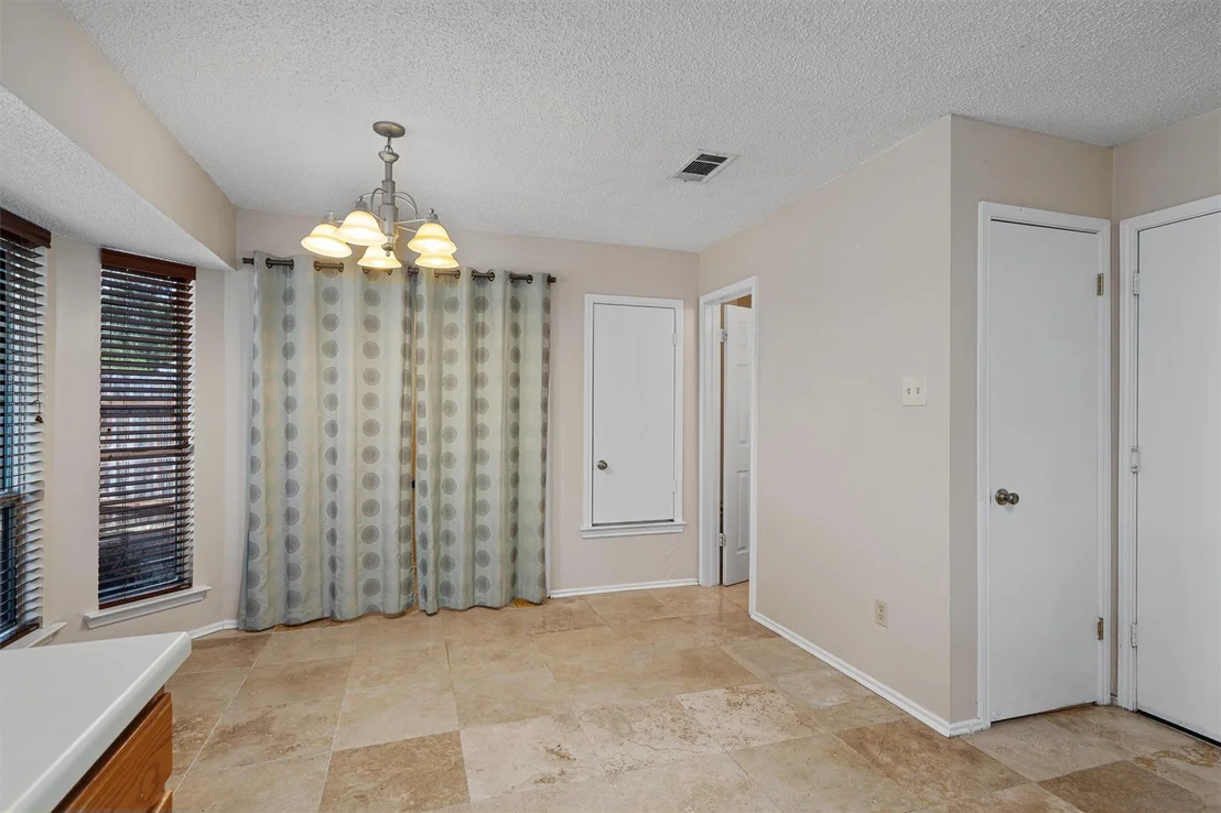 Photo of 4700 Fallenash DR