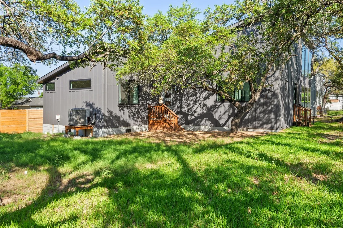 Photo of 5908 Lakeside TRL