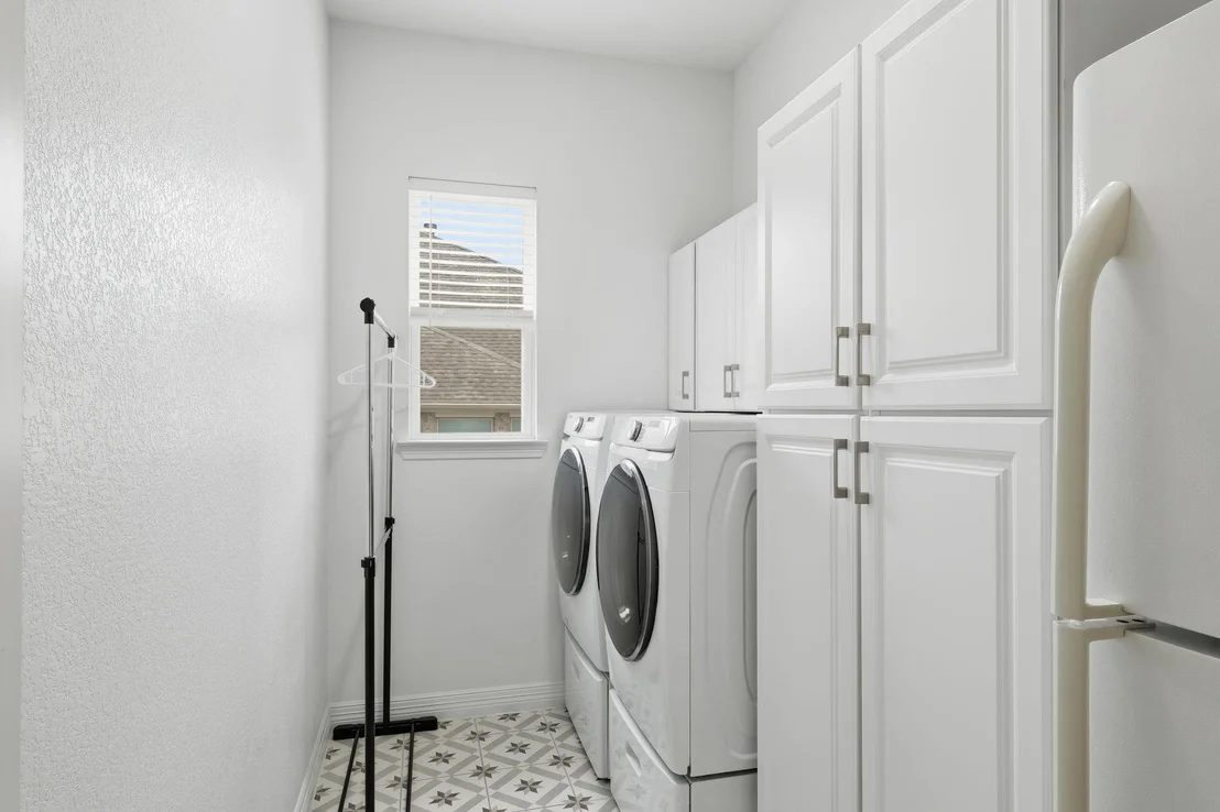 Photo of 1209 Winding Way DR