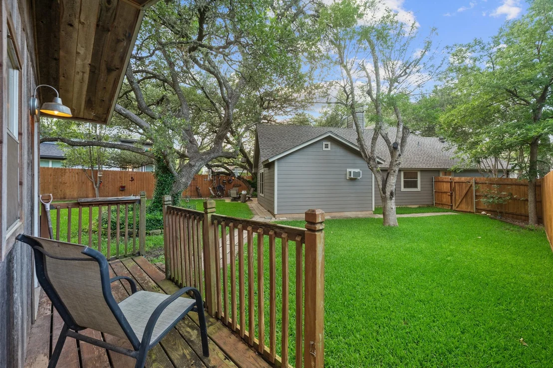 Photo of 805 Angleton CV