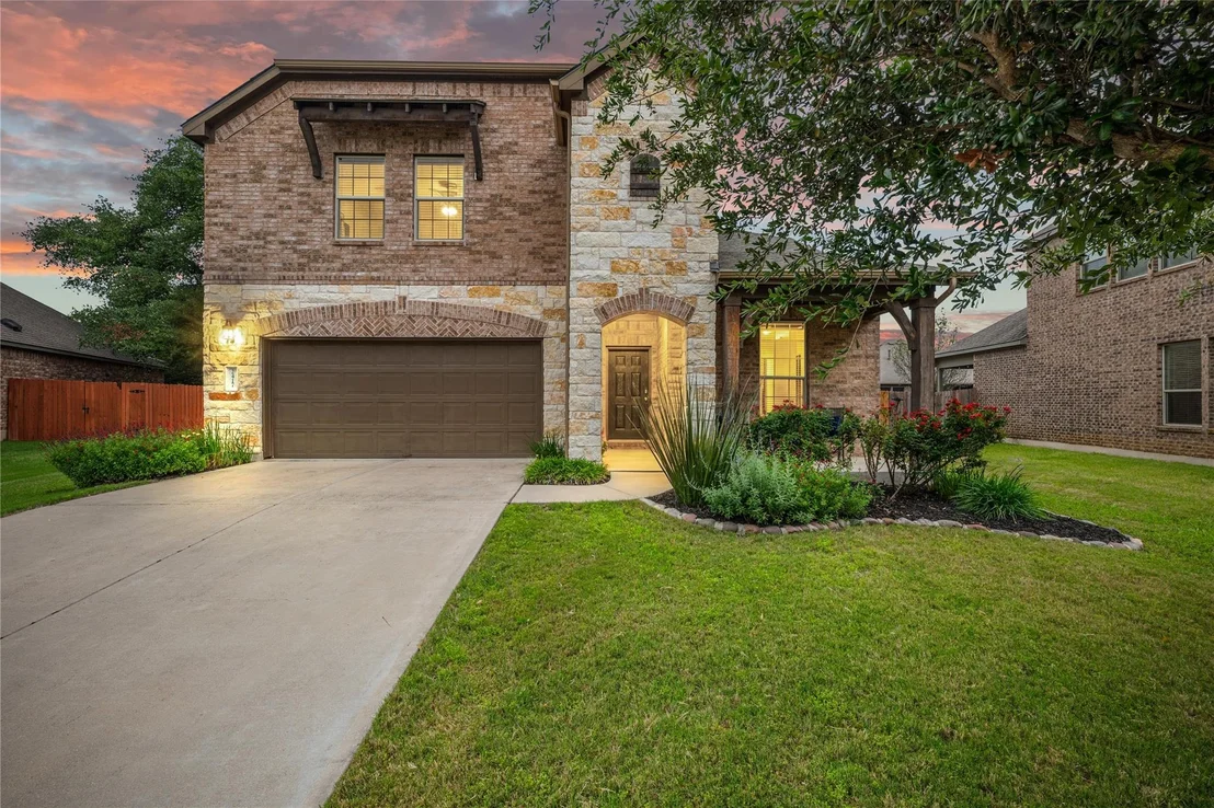 Photo of 2417 Maxwell DR