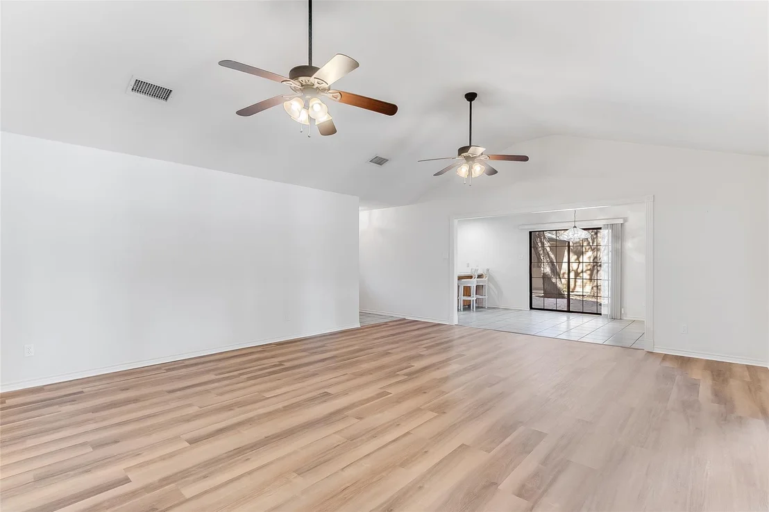 Photo of 309 Delaware Springs BLVD