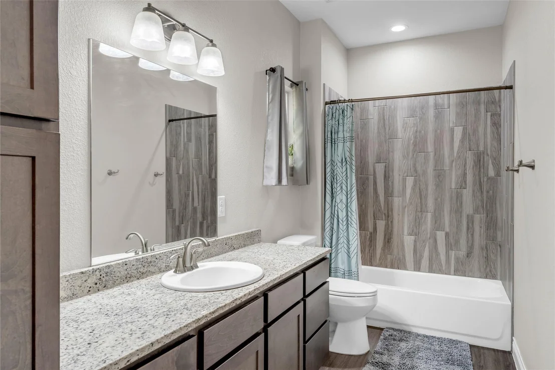 Photo of 102 Fox CIR