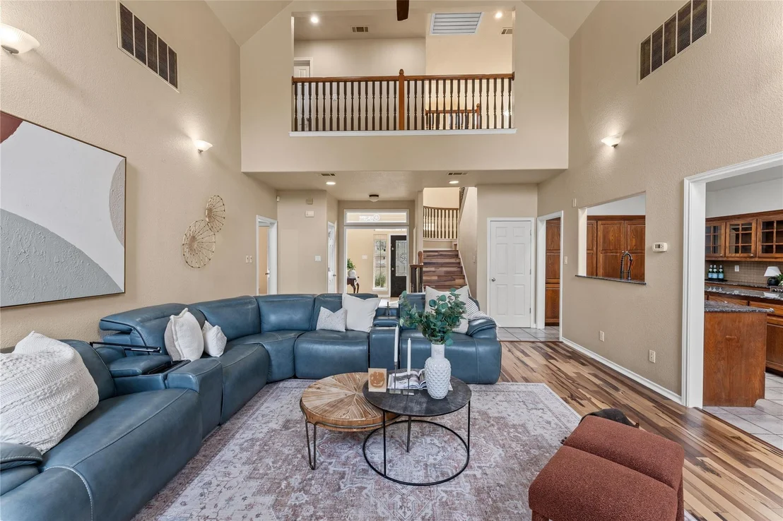 Photo of 1060 Great Oaks DR