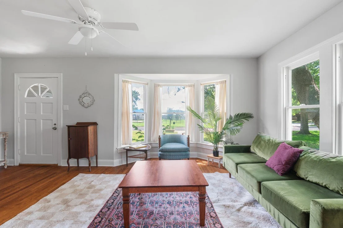 Photo of 907 N Avenue C