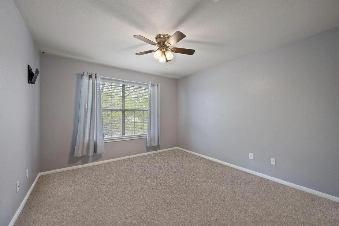 Photo of 304 Gainer DR