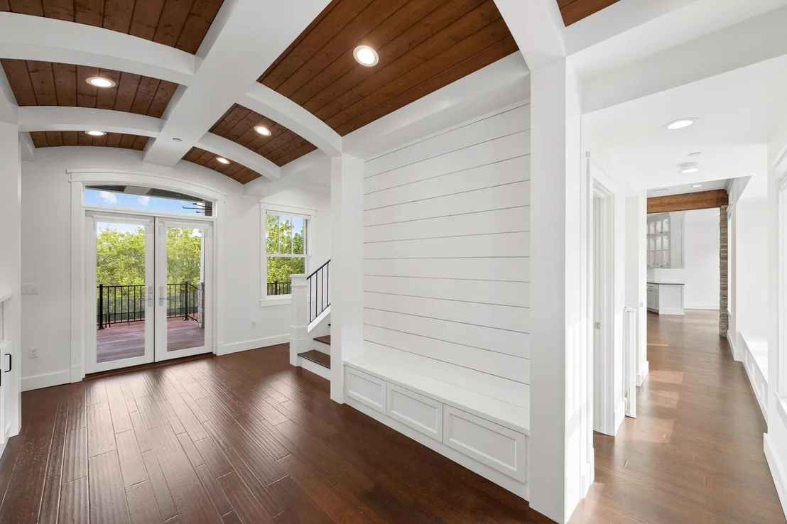 Photo of 5102 Beverly Hills DR