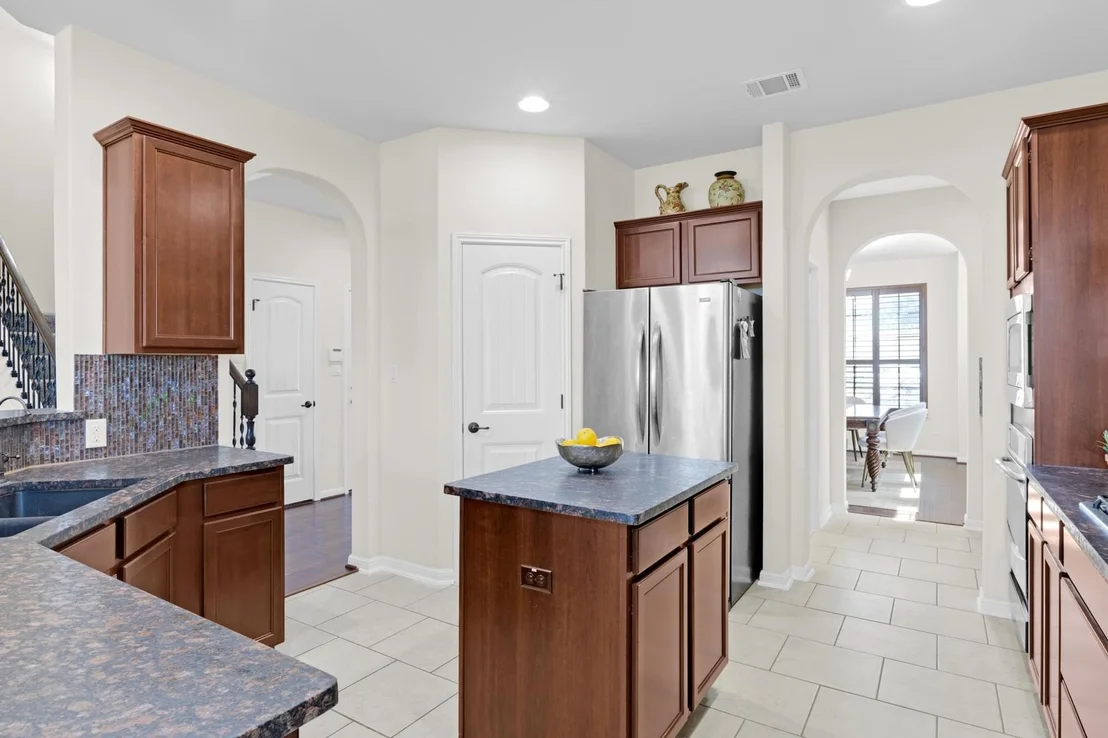 Photo of 687 Ledgestone DR