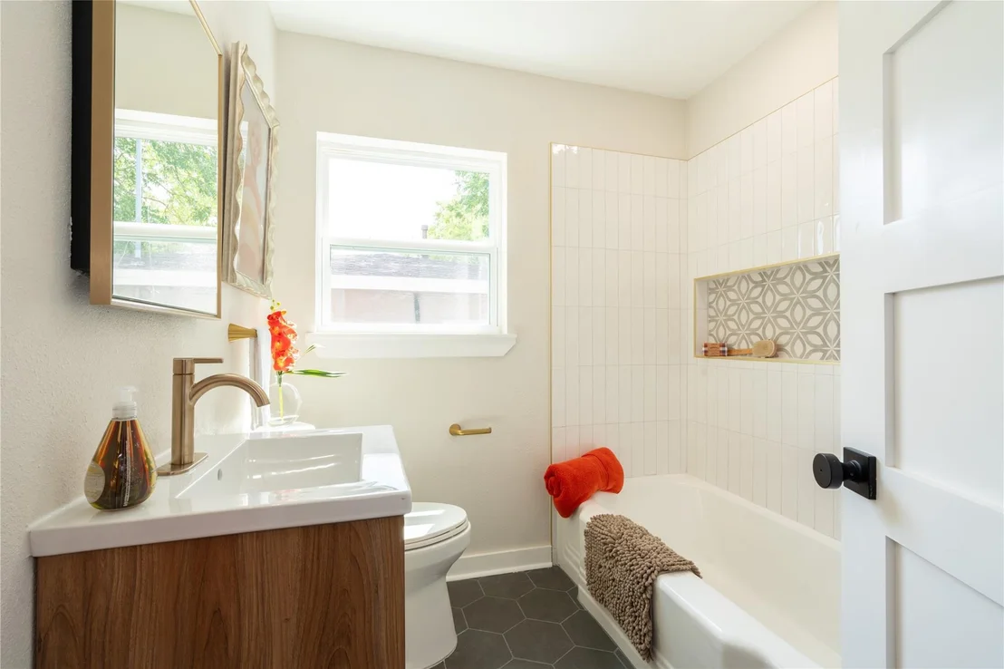 Photo of 7409 Grover Ave