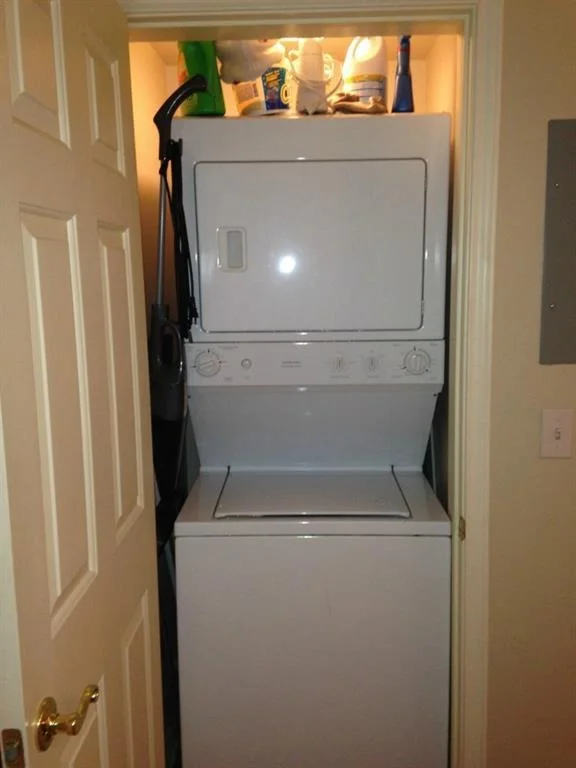 Photo of Unit 3 at 3011 Speedway ST