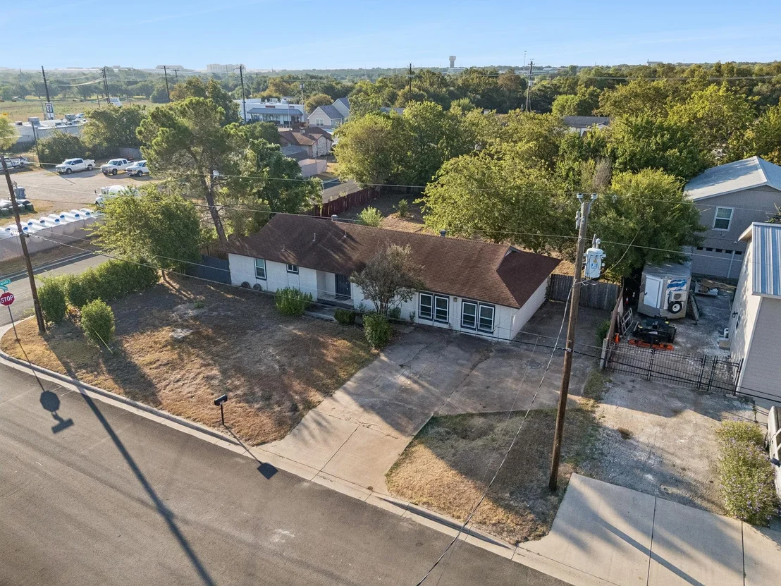 Photo of 200 Seminole RD
