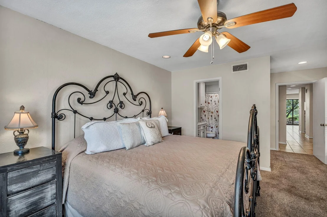 Photo of Unit 7 at 307 Crestview
