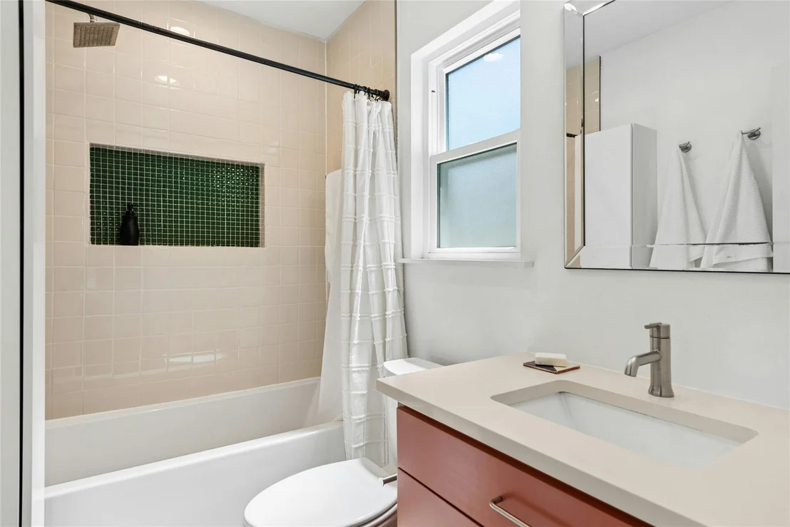 Photo of 1904 Parkside LN