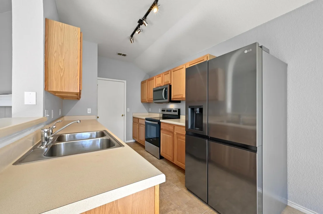 Photo of 740 Clearview CIR