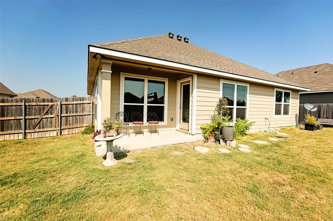 Photo of 903 Fallbrook DR