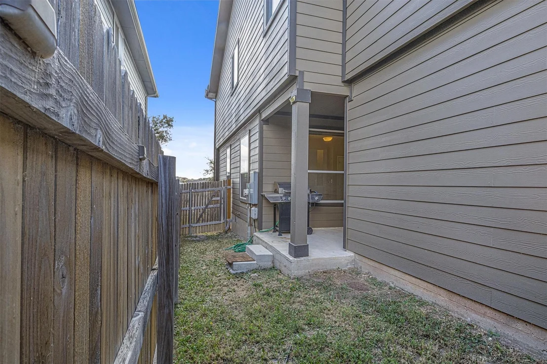 Photo of 10104 Lampton LN