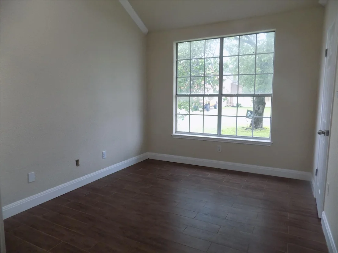 Photo of 301 THUNDERBAY DR