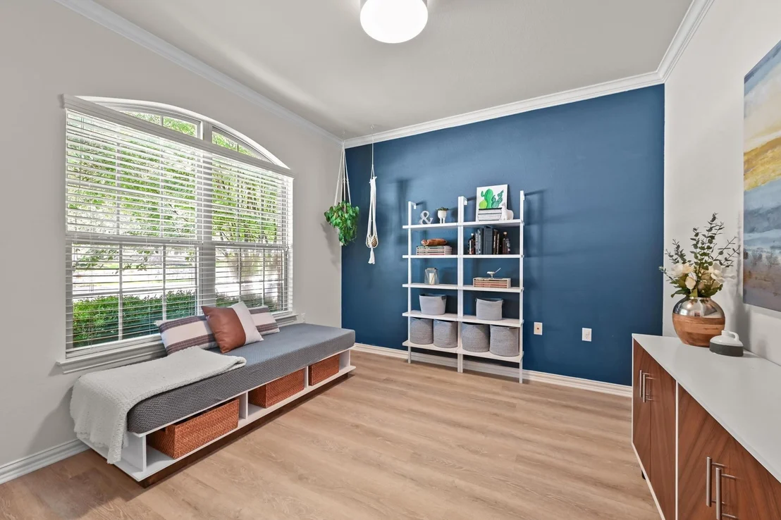 Photo of 903 Allende BND