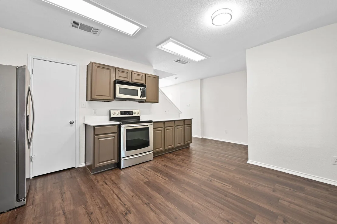 Photo of 1400 Geoffs DR