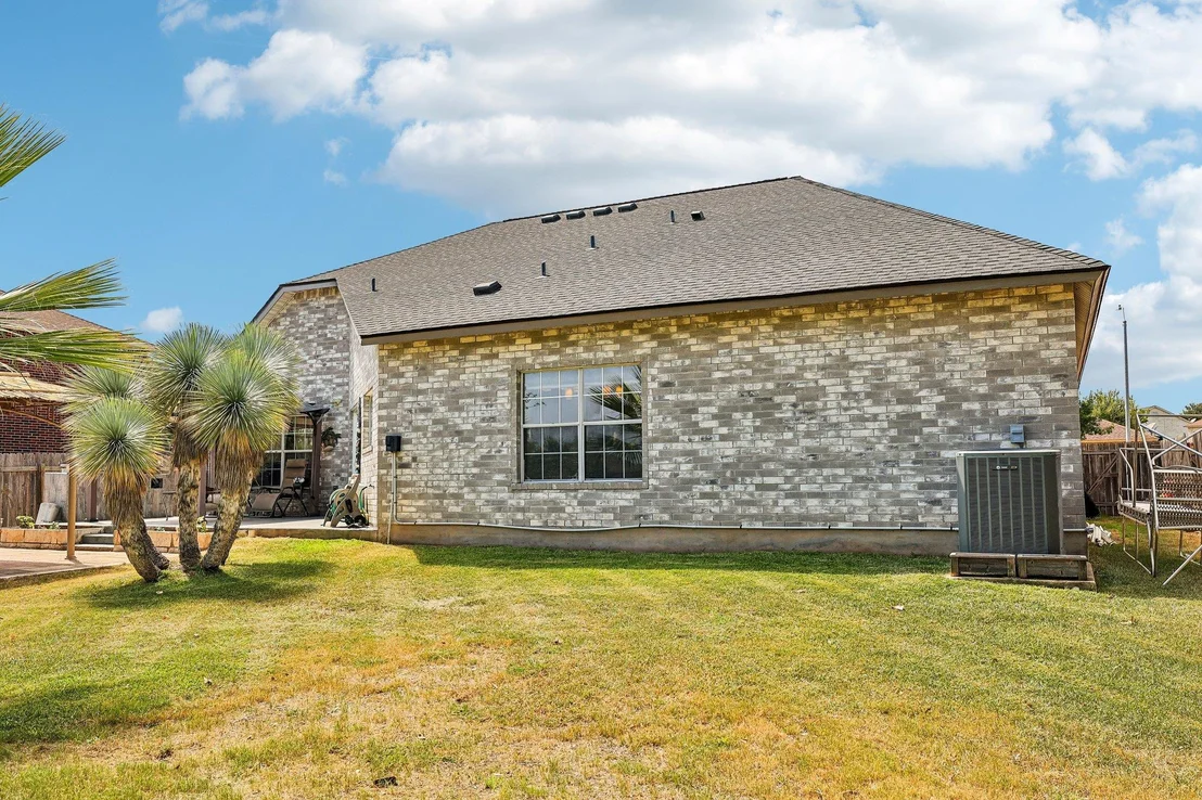 Photo of 1008 Statler Bend DR