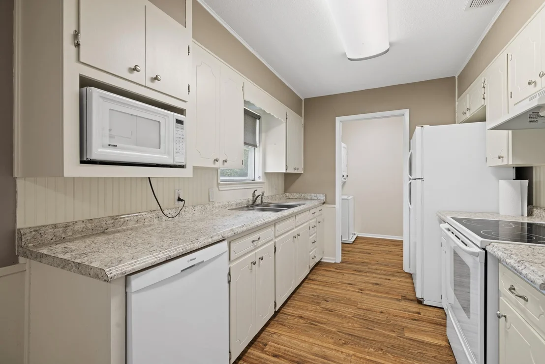 Photo of 101 Oakwood ST