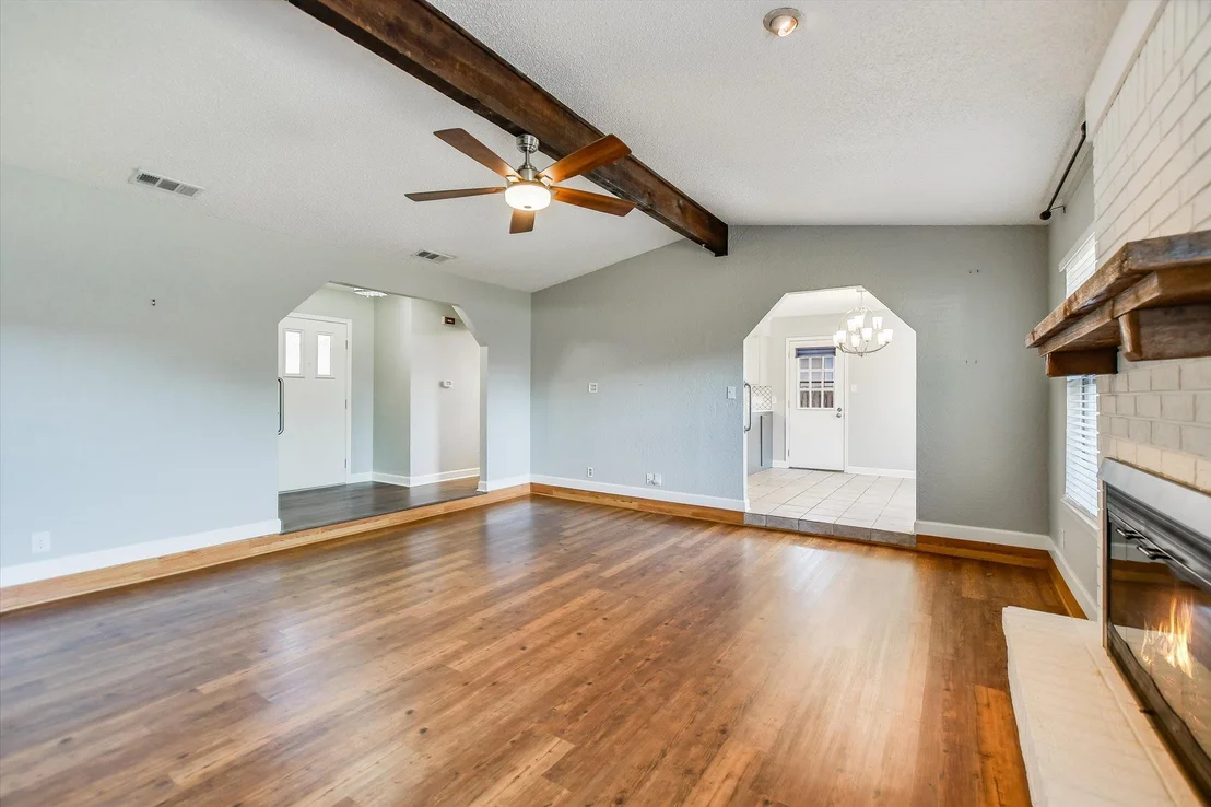 Photo of 703 Windsor RD
