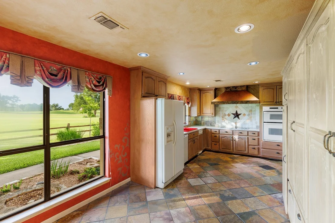 Photo of 2820 Aurora