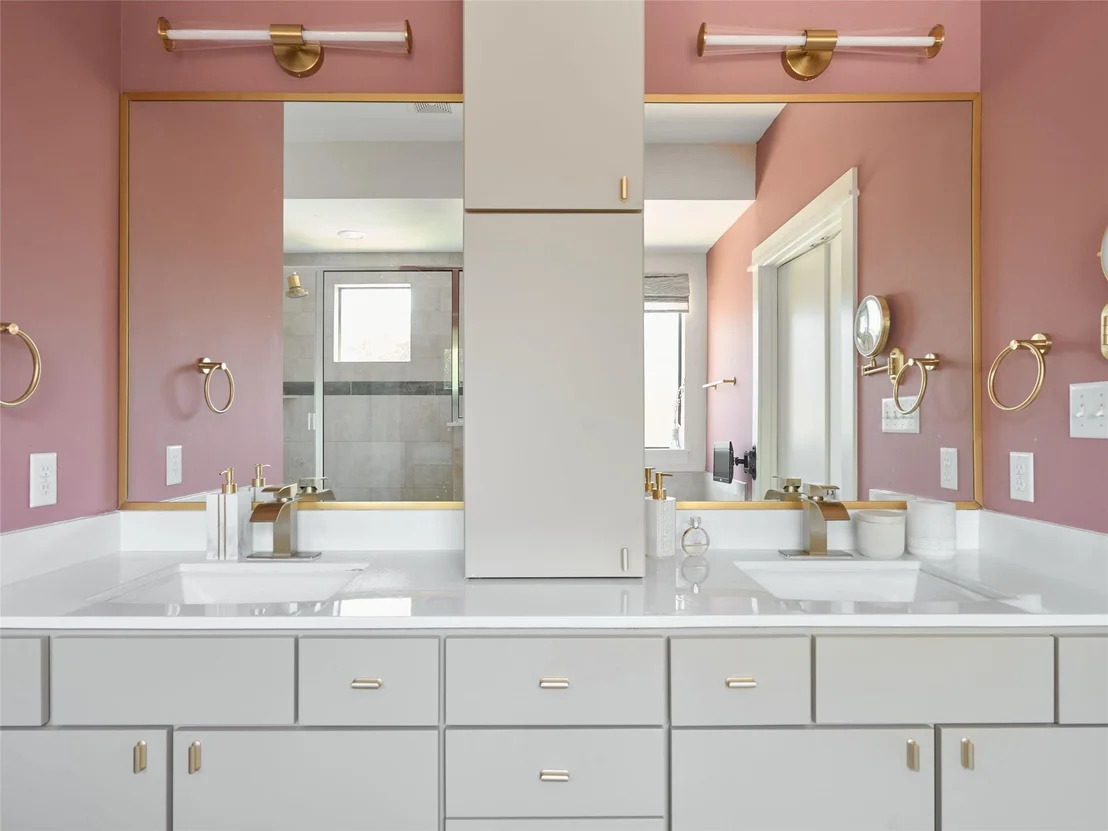 Photo of 1121 Blair WAY